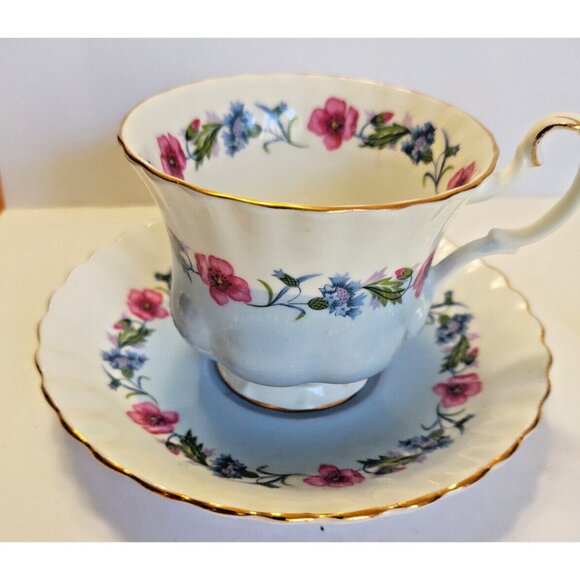 Royal Albert Teacup & Saucer Set, Pattern 4475 Montrose Cup Shape - Picture 5 of 12